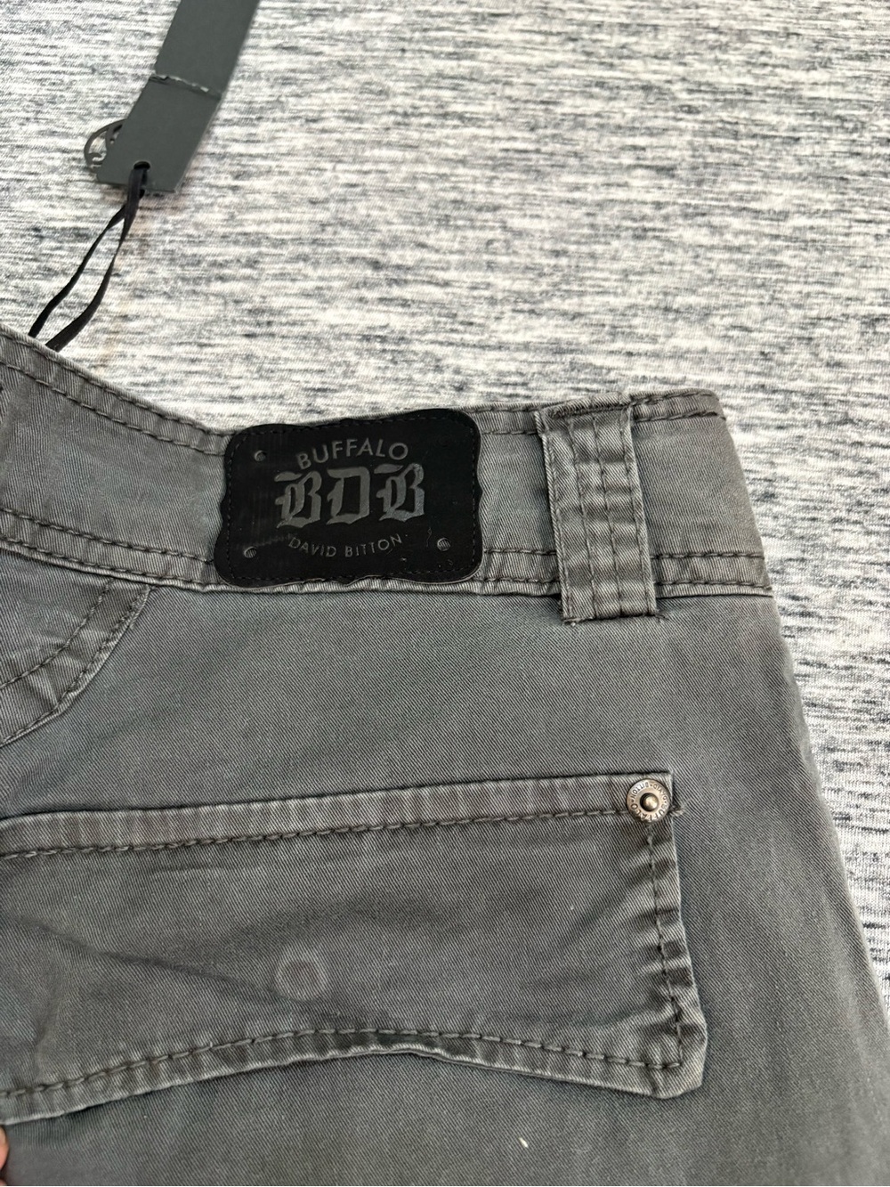 NWT - Buffalo David Bitton Ladies Grey Cargo Pants Skinny Leg Size 27 - Picture 7 of 7
